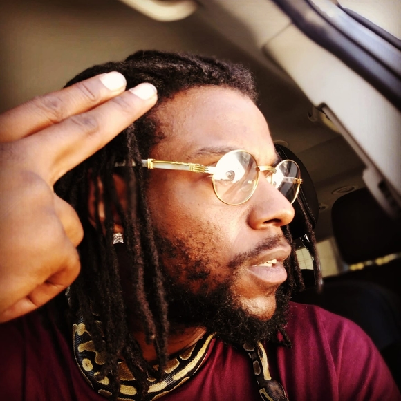 Meet your Posher, Troy - Picture 1 of 1